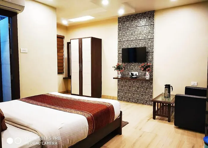 Hotel Aadesh Palace