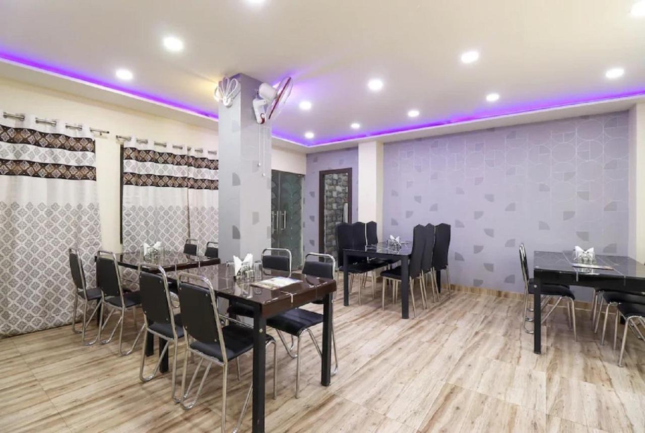 Hotel Aadesh Palace 3*