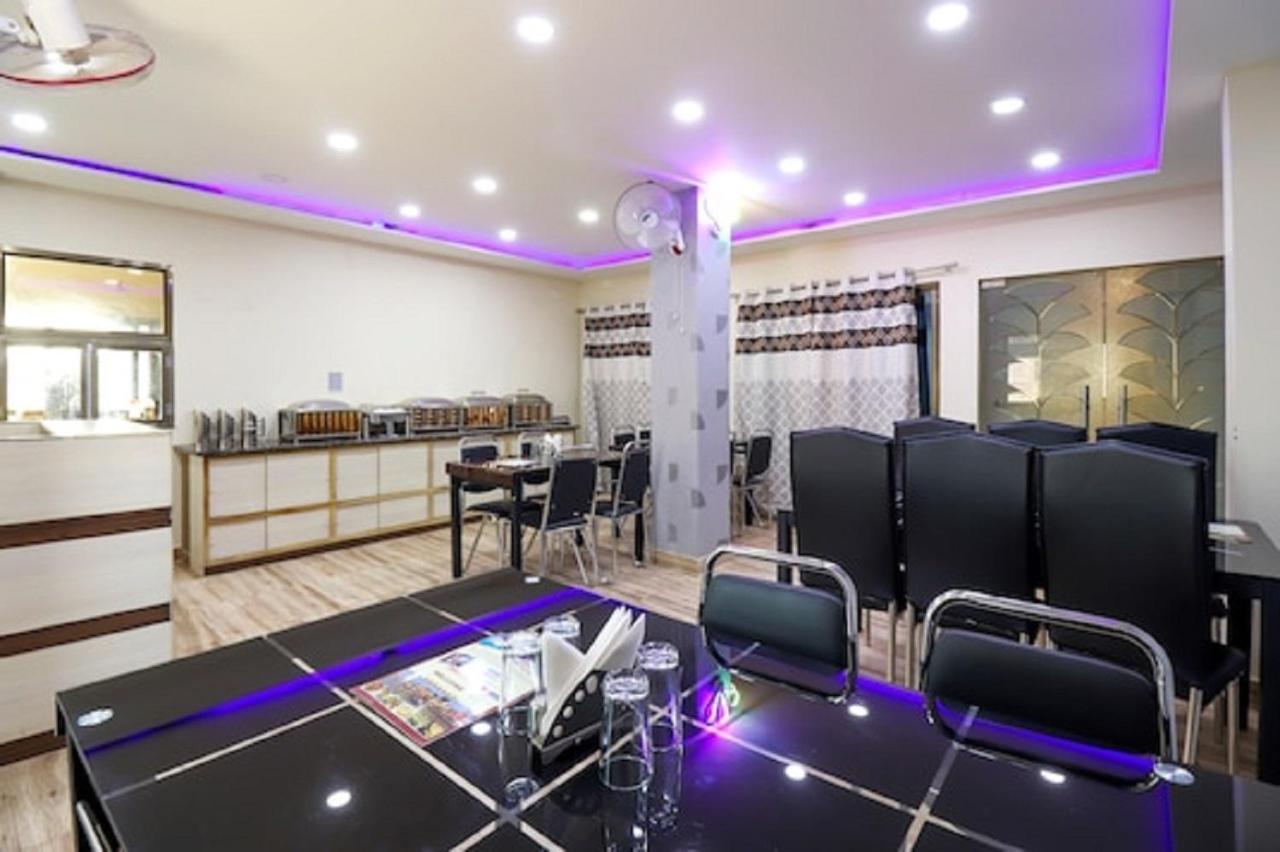 Hotel Aadesh Palace Varanasi