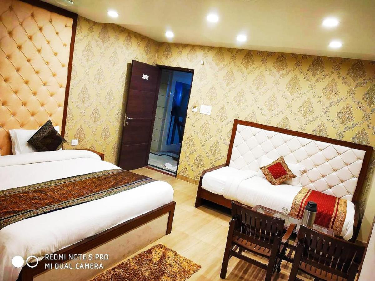 Hotel Aadesh Palace