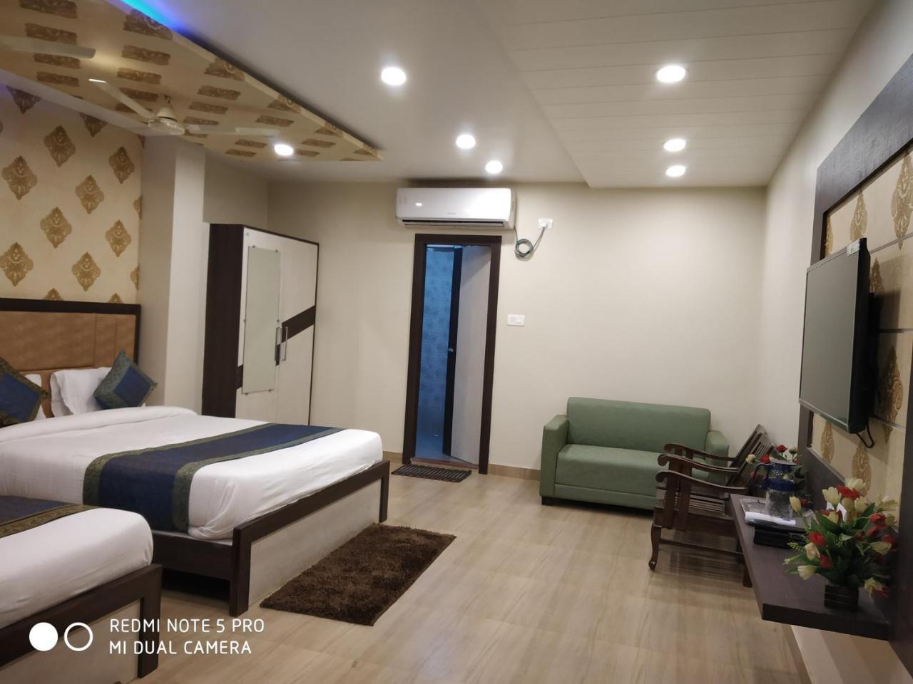 Hotel Aadesh Palace Varanasi