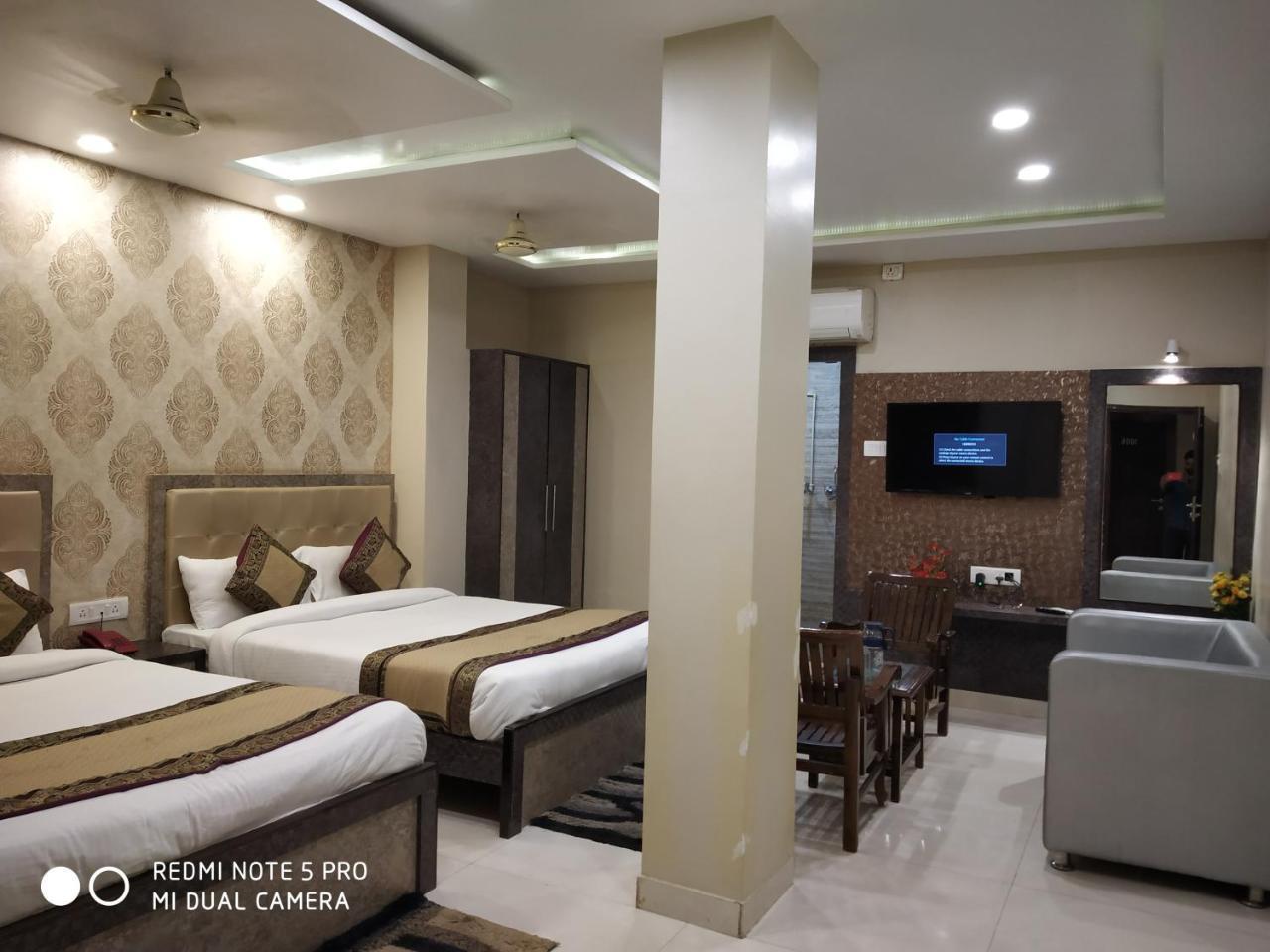 Aadesh Palace Hotel 3*