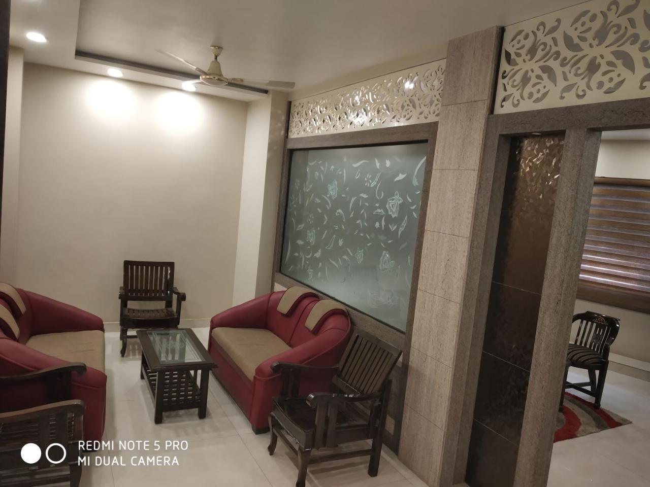 Aadesh Palace 3*