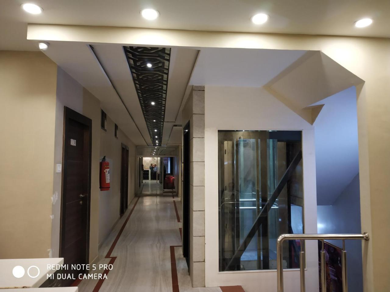 Hotel Aadesh Palace