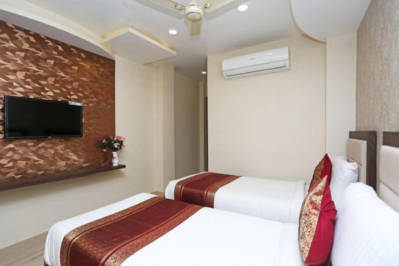 Aadesh Palace Hotel
