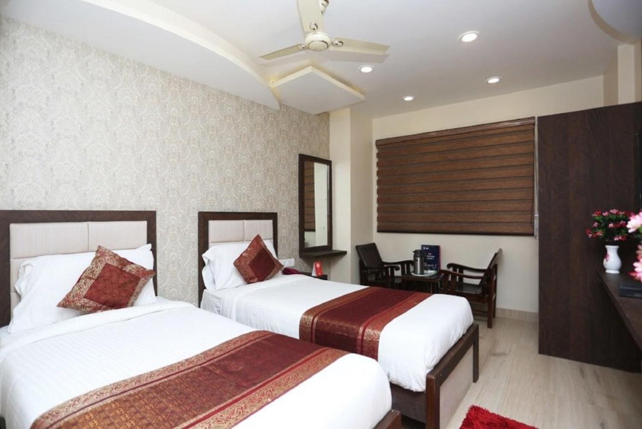 Hotel Aadesh Palace Varanasi