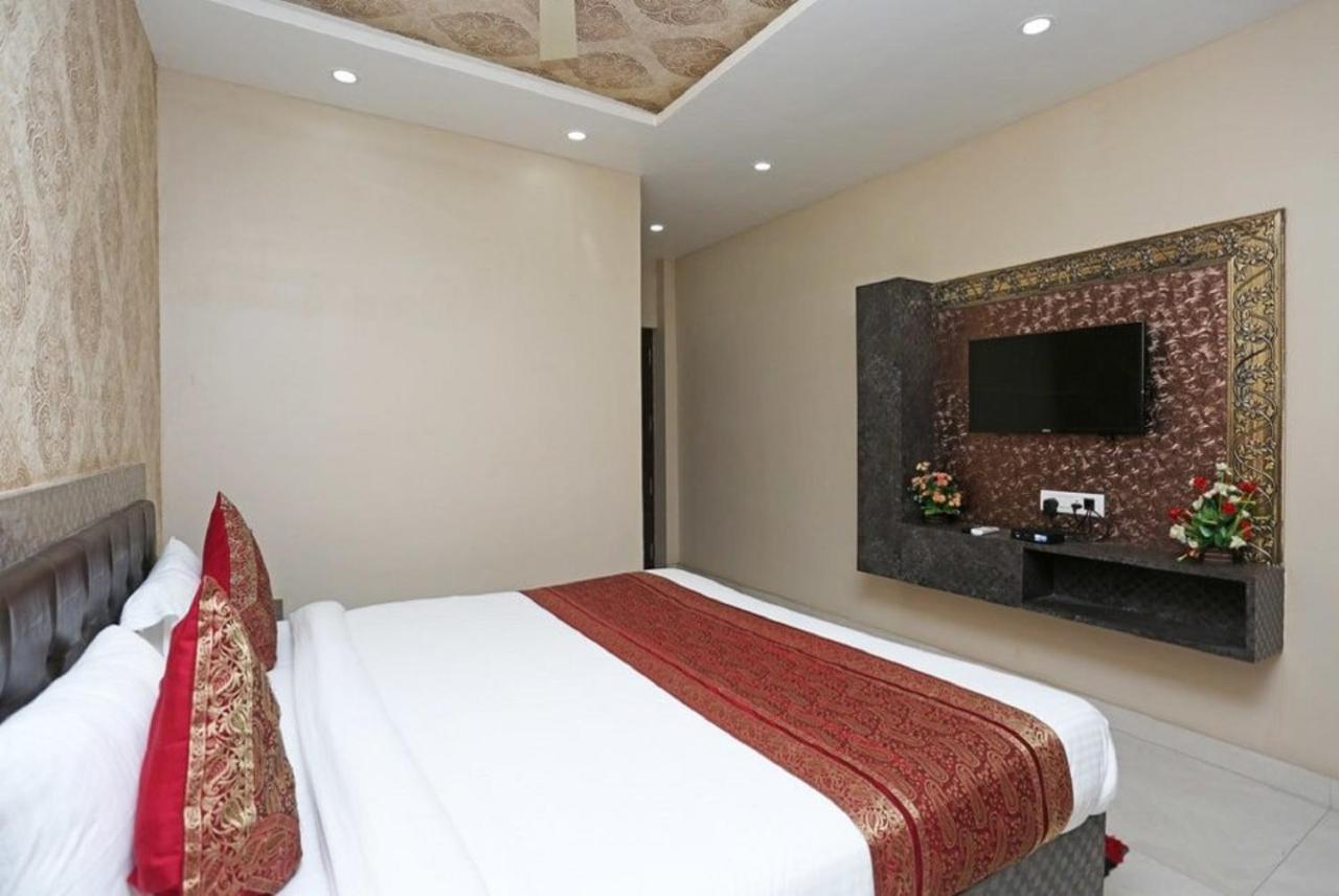 Hotel Aadesh Palace 3*